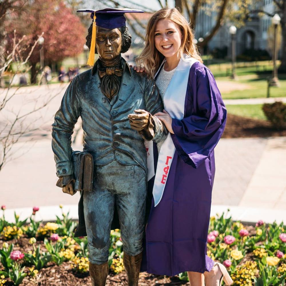 Meet your Posher, Julia